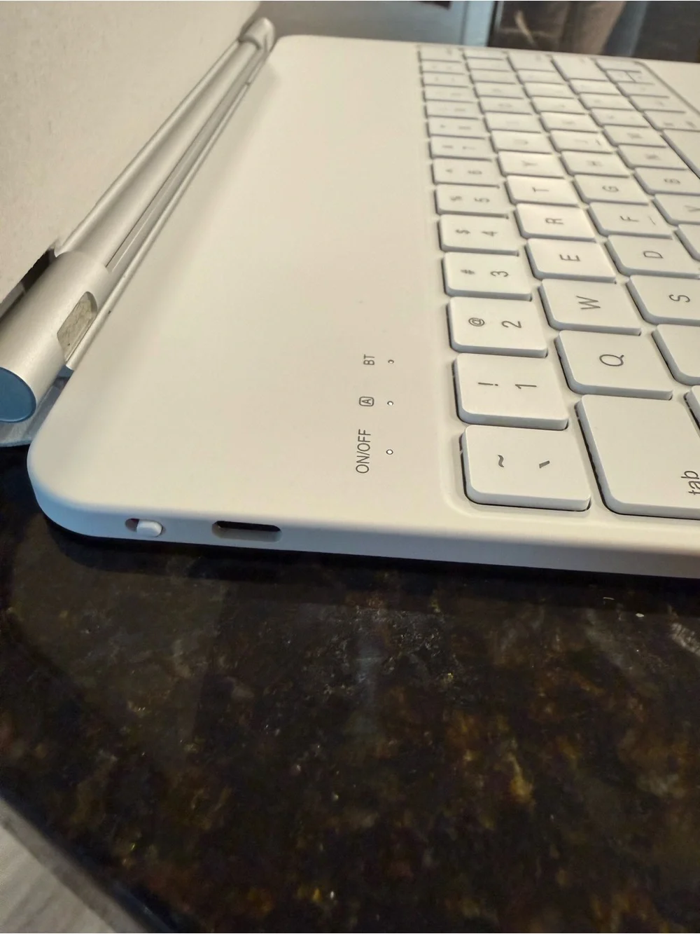 iPad Air 13 inch White Tablet Keyboard Case with Integrated Trackpad